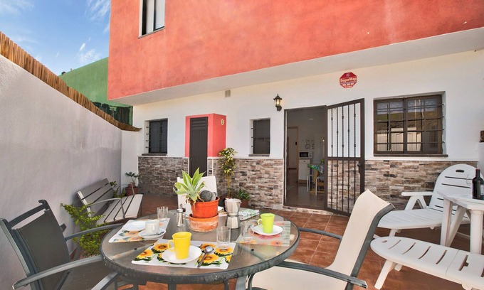 La Jaca Apartment | Vacation Home "Drago 6" with Sea View, Private Terrace & Wi-Fi