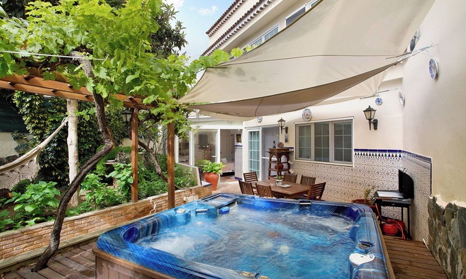 Teror House | Vacation Home 'Duplex Carmelo Y Carmela' with Private Terrace, Private Garden and Wi-Fi