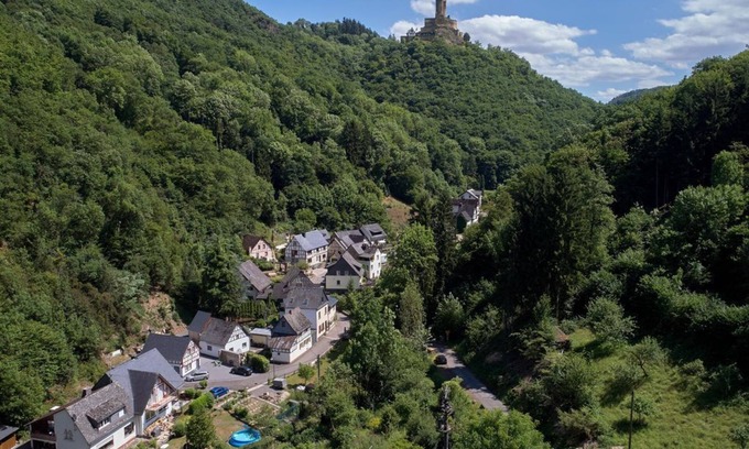 Brodenbach House | Vacation home Ehrbachklamm - Holiday home with terrace