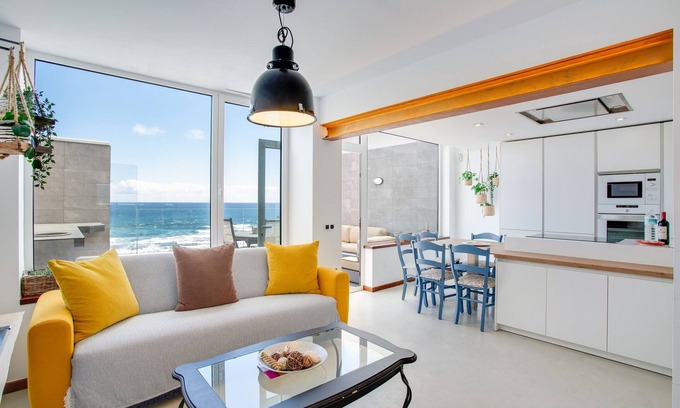 Telde House | Vacation Home 'Casa Surf Playa Del Hombre' with Sea View, Private Terrace and Wi-Fi