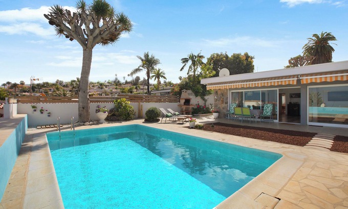 Puerto de la Cruz Villa | Vacation Home "Paraíso" with Sea View, Pool & Wi-Fi