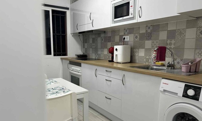 Puerto del Rosario House | Vacation Home 'Casa La Torre' with Wi-Fi