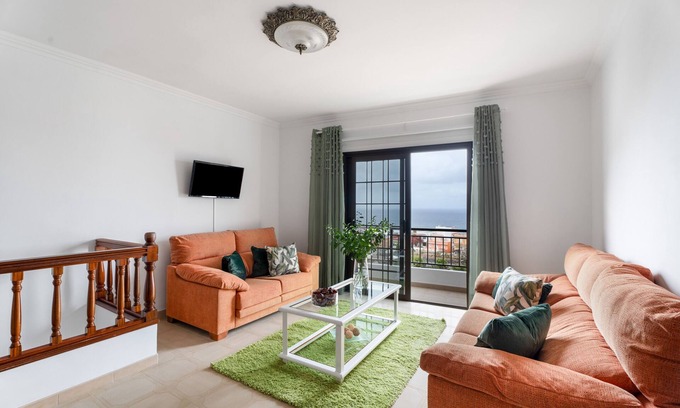 Punta del Hidalgo House | Vacation Home 'Casa Ino' with Sea View, Private Terrace and Wi-Fi