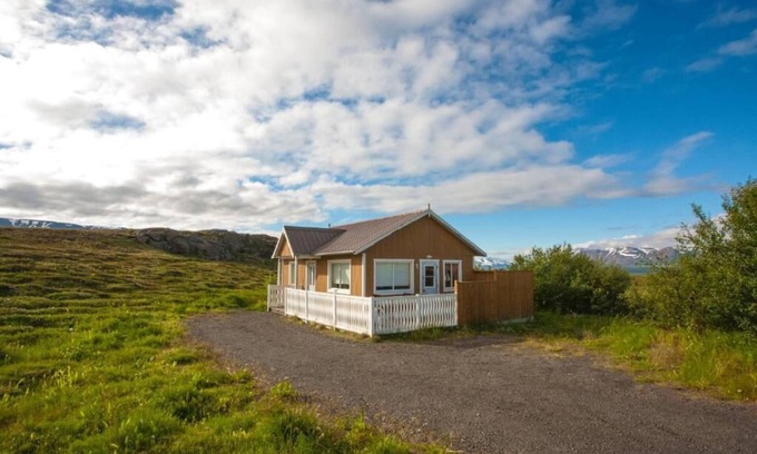 Akureyri Cottage | Vacation Home Fagravik
