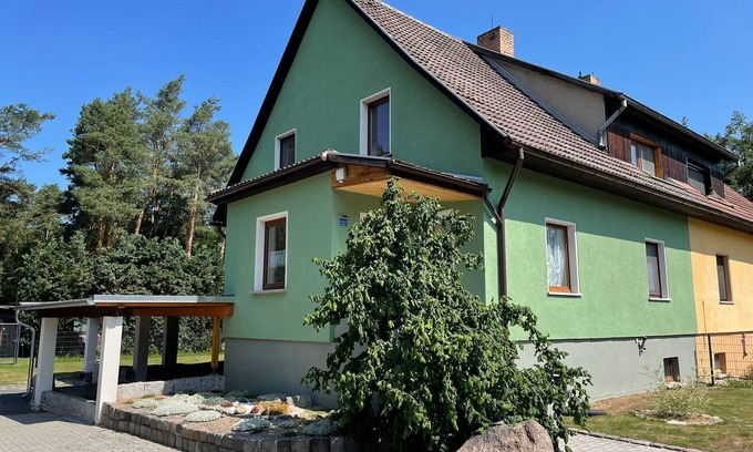 Gross-Sarchen Apartment | Vacation home Family and Friends am Knappensee - Holiday home
