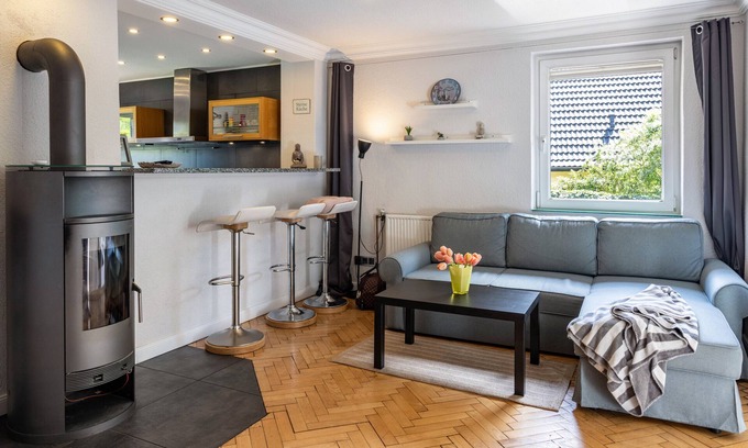 Quickborn House | Vacation Home "Ferienhaus Baumann" with Terrace & Wi-Fi