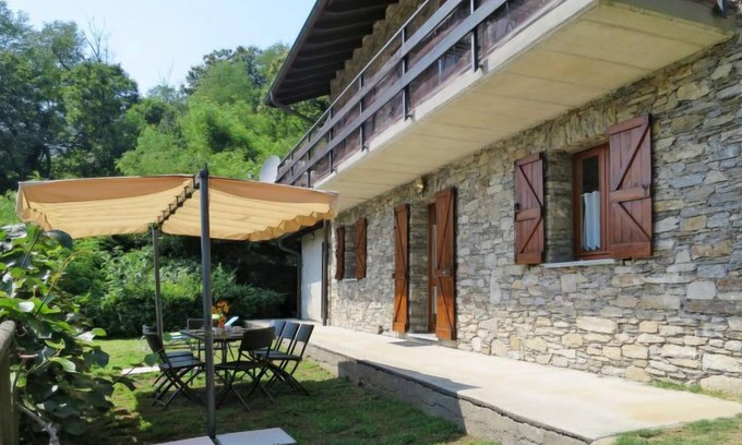 Colmegna House | Vacation home Fiorella in Luino - 8 persons, 4 bedrooms