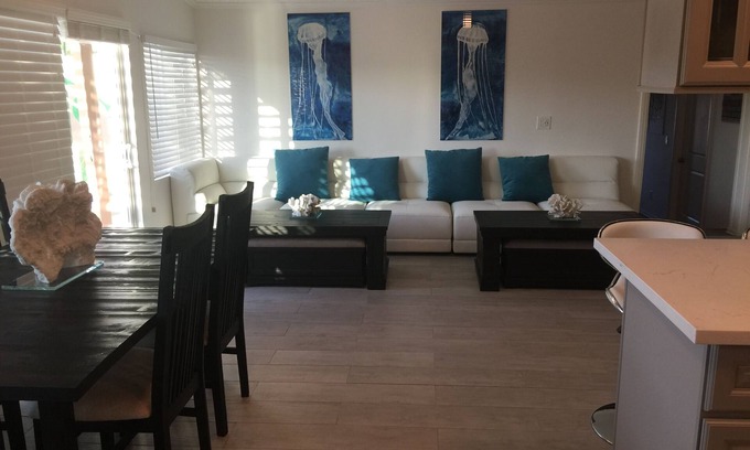 Thousand Palms House | Vacation home for rent-garden with mineral waters-Near Agua hotel and Casino