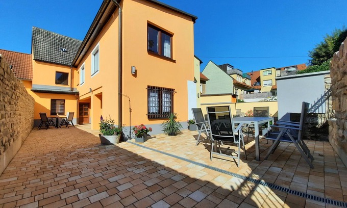 Hettstedt House | Vacation home for 12 people in the heart of Hettstedt for rent!