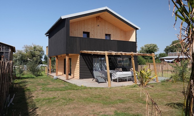 Les Conches House | Vacation Home "Chez Clem' Et Caro" with Private Terraces, Balcony & Wi-Fi