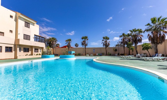 Parque Holandes Apartment | Vacation Home 'Gmar House Relax y Naturaleza' close to the Sea with Shared Pool & Wi-Fi