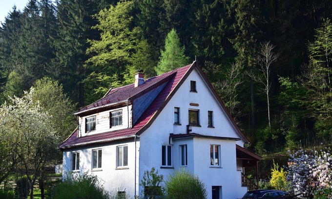 Unterschonau House | Vacation home Haus Waldberg with large garden and covered veranda