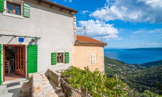 Sucici House | Vacation home Mickey by Interhome