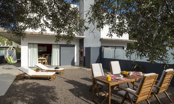 Pedras Pretas Villa | Vacation home in Porto Santo, Villa Girassol