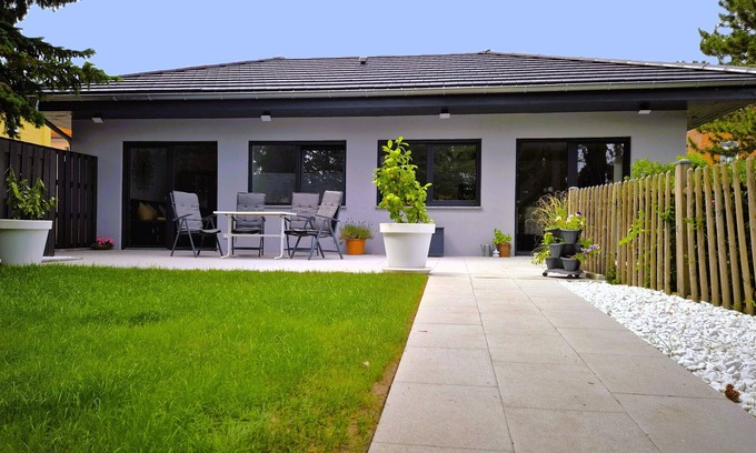 Sangerhausen House | Vacation home in the center: terrace, quiet, green, pet-friendly, handicapped accessible