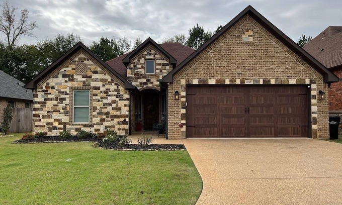 Longview House | Vacation Home is located in a beautiful quiet gated community