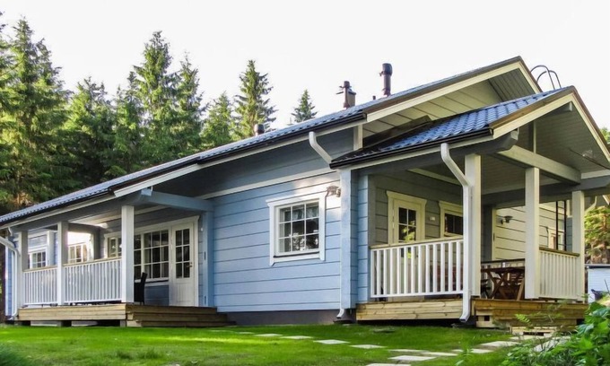 Lotjola House | Vacation home Kuutti by Interhome