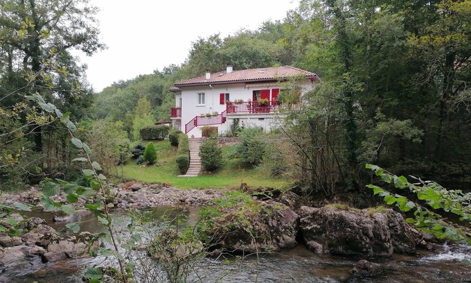 Esterencuby House | Vacation Home "Maison Kukusoa En Bord De Rivière" with Private Terrace & Wi-Fi