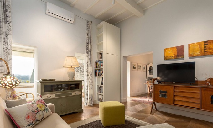 Certaldo Alto House | Vacation Home "Medieval Tower House Elena" with Private Whirlpool & Sauna