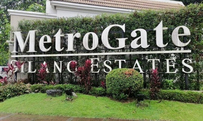 Silang House | Vacation Home Metrogate Silang EstatenCozy and Beautiful environment