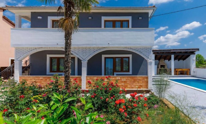 Rezanci House | Vacation home Mia by Interhome