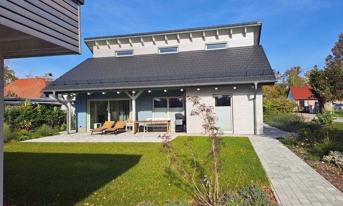 Neukalen House | Vacation home Neukalen on Lake Kummerow - ideal for families and small groups