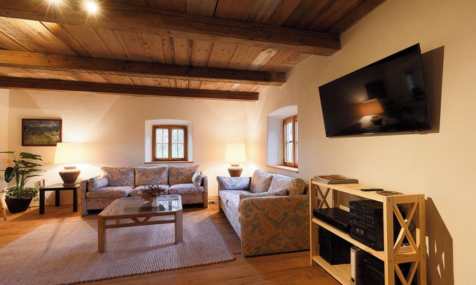 Pittenhart House | Vacation home Nöstlbach - Country house with garden