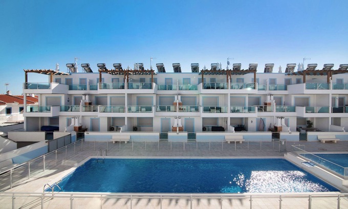 Manta Rota House | Vacation Home Numar Residence Villa Z with Pool, Wi-Fi & Terrace