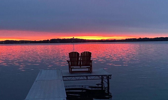 Fitchburg House | Vacation Home on Lake Waubesa - Close to Madison yet peaceful