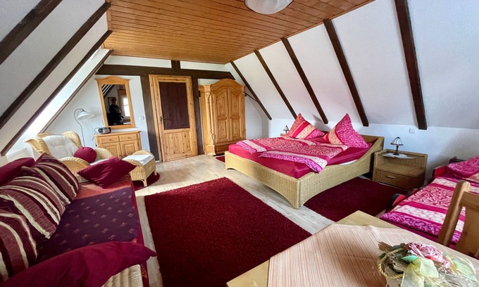 Kolonie Apartment | Vacation home Rübesamen - thatched cottage Zum Heuschober