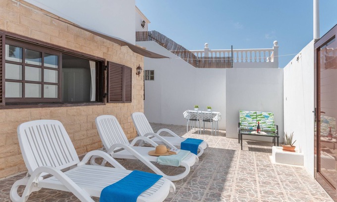 Guime House | Vacation Home 'Rosalia' with Sea View, Private Terrace and Wi-Fi