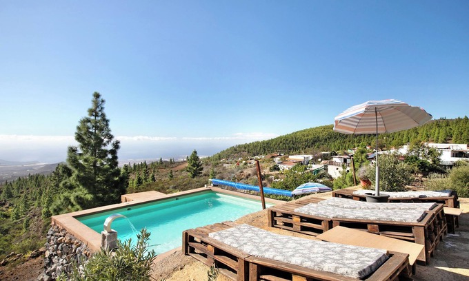 Granadilla de Abona House | Vacation Home "Salón Y Casa Para Eventos" with Sea View, Shared Pool & Wi-Fi
