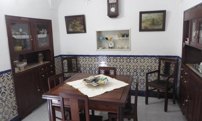 Redondo House | Vacation Home Sunflower Guest House with Terrace
