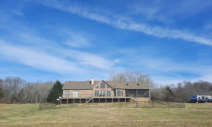 Shelbyville House | Vacation home surrounded by 300 acres of serene country living,