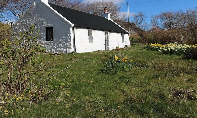 Sleat House | Vacation home Tigh Phoil in South Skye - 2 persons, 1 bedrooms