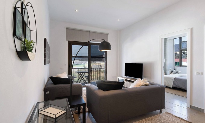 Los Llanos Apartment | Vacation Home "Urban Park Nueva York" with Sea View, Balcony & Wi-Fi