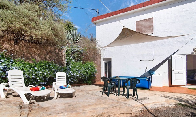 La Solana House | Vacation Home 'Vivienda V Torres 4' with Mountain View, Wi-Fi and Air Conditioning