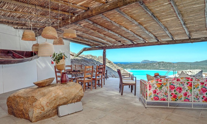 Olbia House | Vacation Home "Villa Maryna" with Sea View, Private Terrace, Pool & Wi-Fi