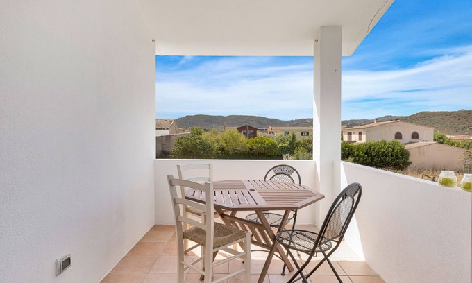 Loiri House | Vacation Home "Villetta delle Rose" with Garden, Terrace & Balcony
