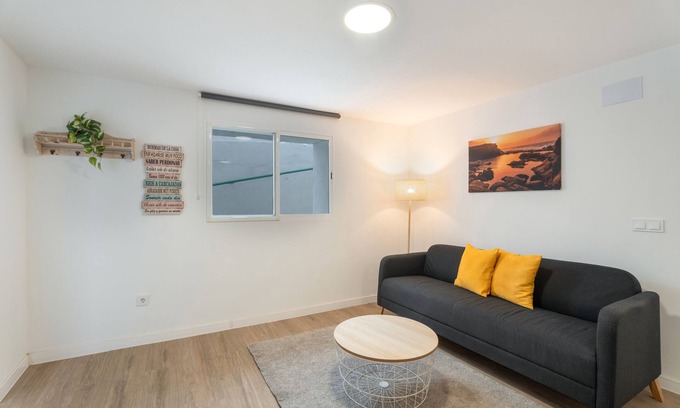 Valverde House | Vacation Home 'Vivienda El Viajero' with Sea View, Private Terrace and Wi-Fi