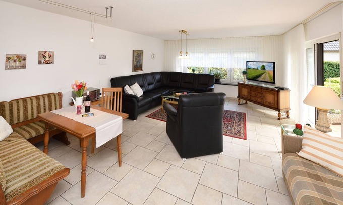 Bad Sassendorf Apartment | Vacation home with terrace and garden