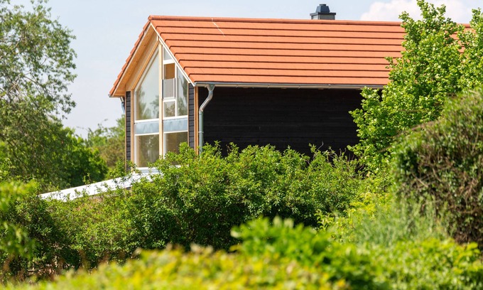 Neukalen House | Vacation home with private sauna and private access/jetty to the Peene