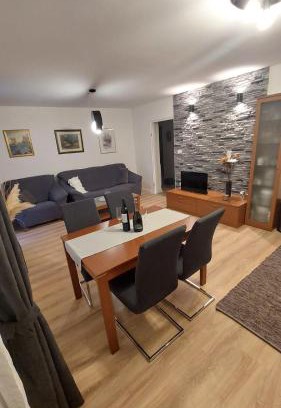 Lovrec Apartment | Vacation House Ani