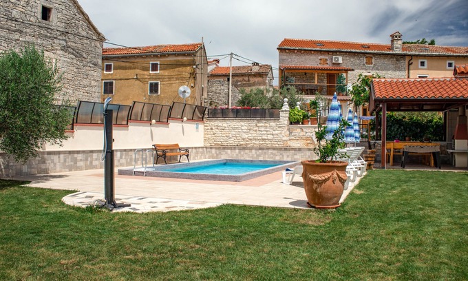 Rezanci House | Vacation house with PRIVATE garden, pool, table tennis and soccer. Max 4 persons