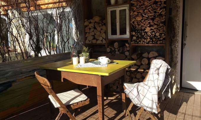 Mulfingen Apartment | Vacation in the Künstlerhaus - relax in an artistic ambience