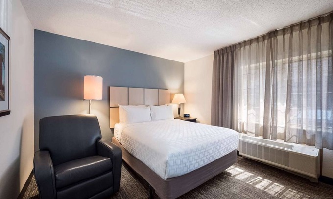 Bryant Pattengill West Hotel | Vacation is Calling! 3 Posh Units, Short Drive to Ann Arbor Hands-On Museum