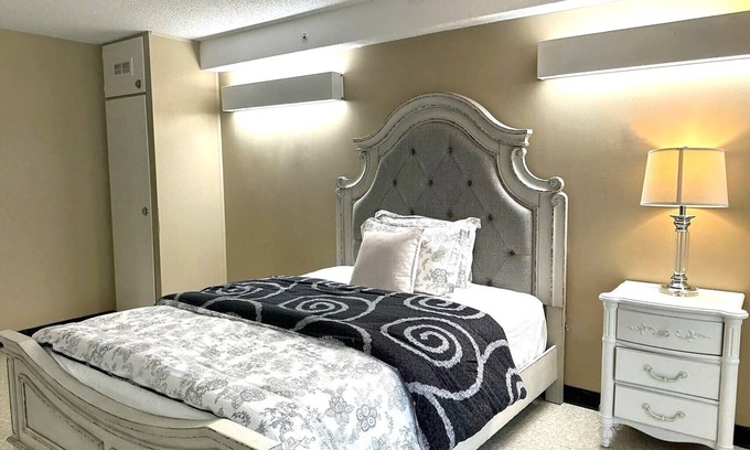 Owen Sound House | Vacation/Meditation/Education/Camp Centre in Owen Sound ON CA With Accommodation