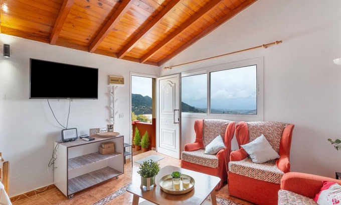 Valsequillo de Gran Canaria Apartment | Vacation 'Montaña' with Mountain View, Wi-Fi and Air Conditioning