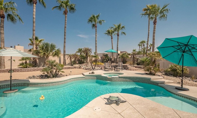 Lake Havasu City House | Vacation oasis close to the London Bridge