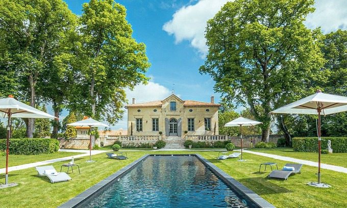 Prignac-et-Marcamps House | Vacation rental Le Duplex at Clos Marcamps. Between Bordeaux and St Emilion.